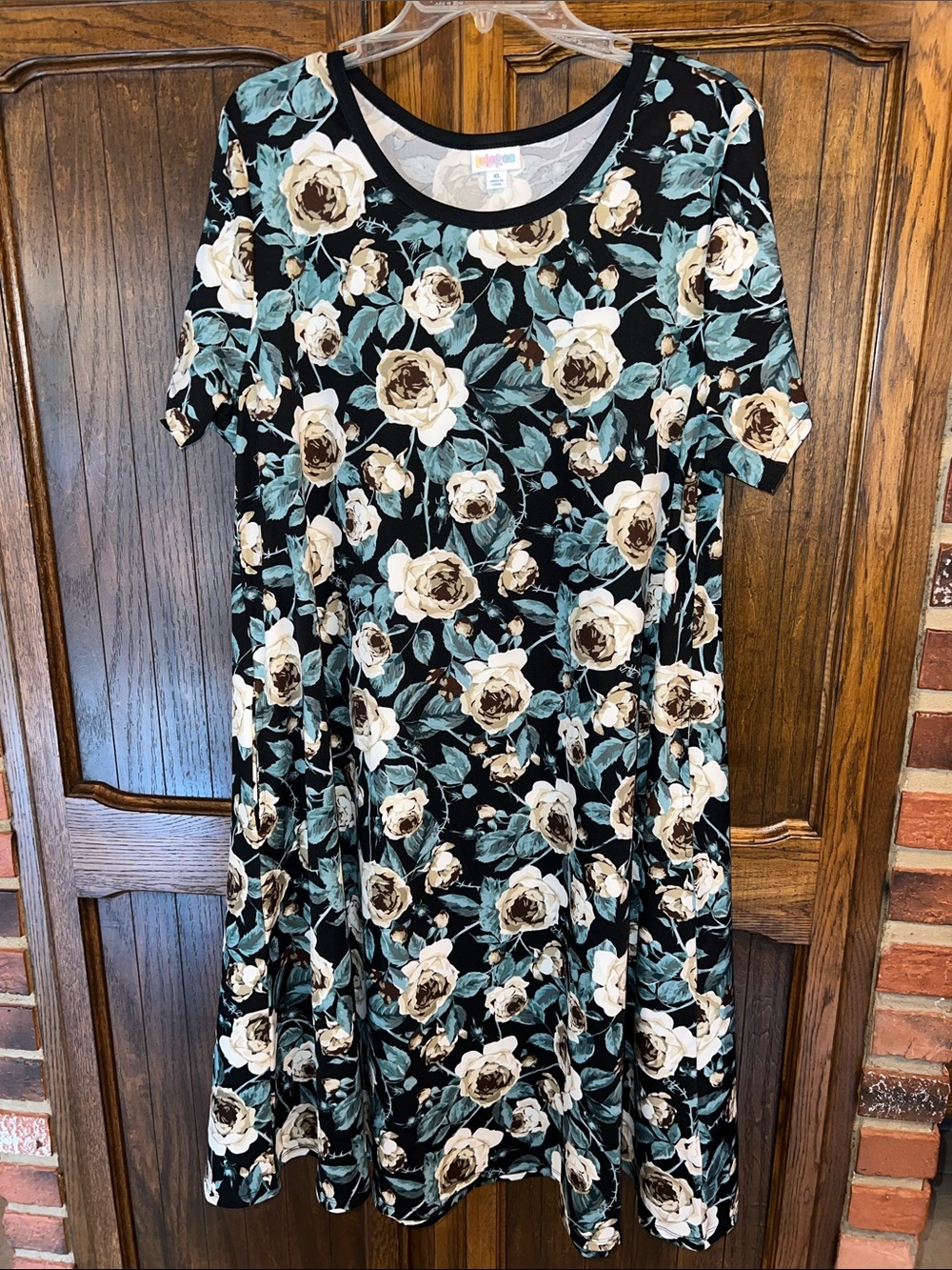 Lularoe 3 Dresses 2 Carly’s and one with pockets! - Picture 4 of 4